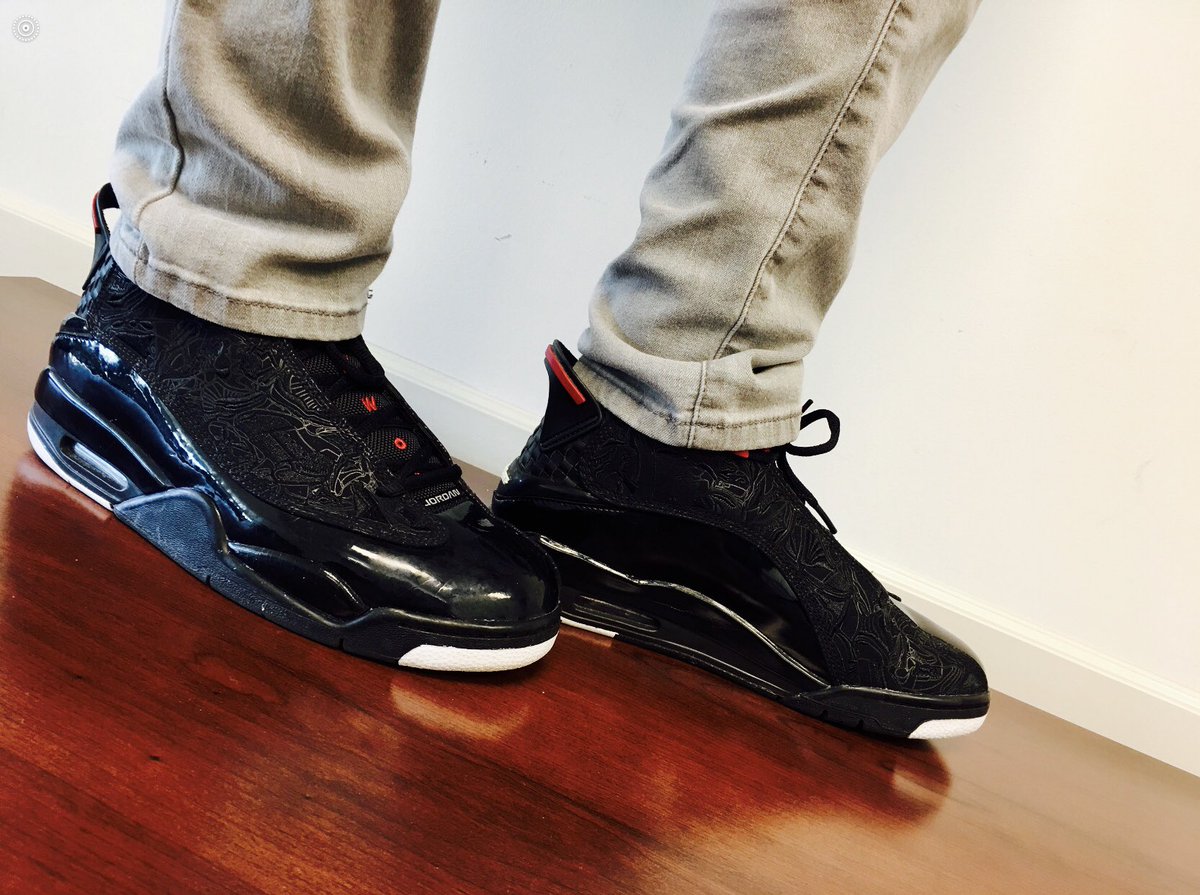 Sneakervisi0n's tweet photo. #tbt Dub Zeros. So old. So beat...I still wear them! 📸 @taranix my photographer 🥰🥰🥰 #tbt #sneakers #nike #jordanbrand #sneakerlove #dubzero #sneakervision https://t.co/v2UNsz5Ubz