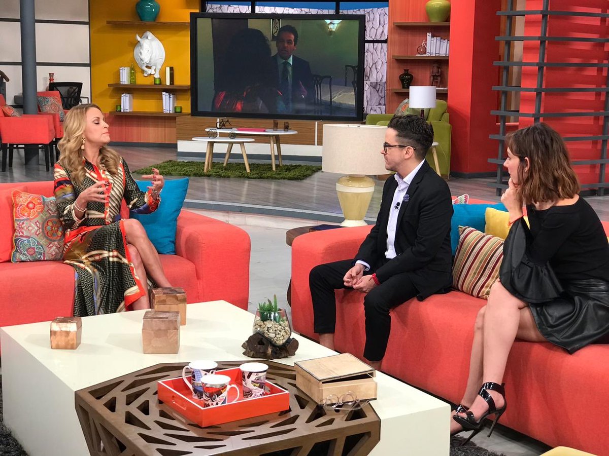 AGUIRULE's tweet image. Trabajando entre amigos y ayudando a quienes más quiero #loschavos @programa_hoy @sexualmenteedel @burrovan @andrearodrigue8 👏🏻💕🙏🏻💥🙋🏼‍♀️🤗