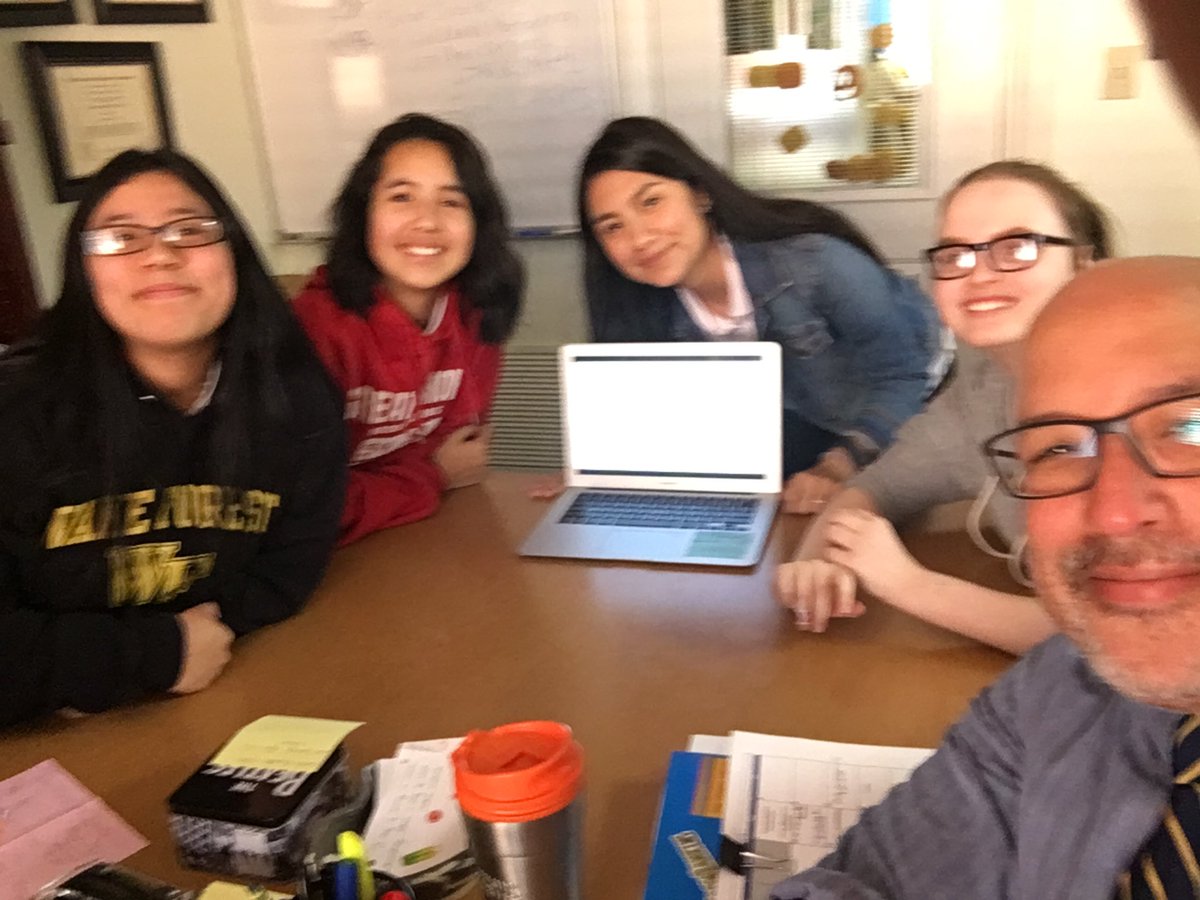 KathrynM101's tweet photo. Appreciating the student &amp; teacher leadership for our upcoming #KindnessChallenge Assembly! Thanks to @MsSanchezLMS, @LMS_RAKClub &amp; NJHS! @fosterkindness @LexMidSchool @LCSJackets #LMSmasterpiece #ThePepperEffect https://t.co/b7UccTreKC