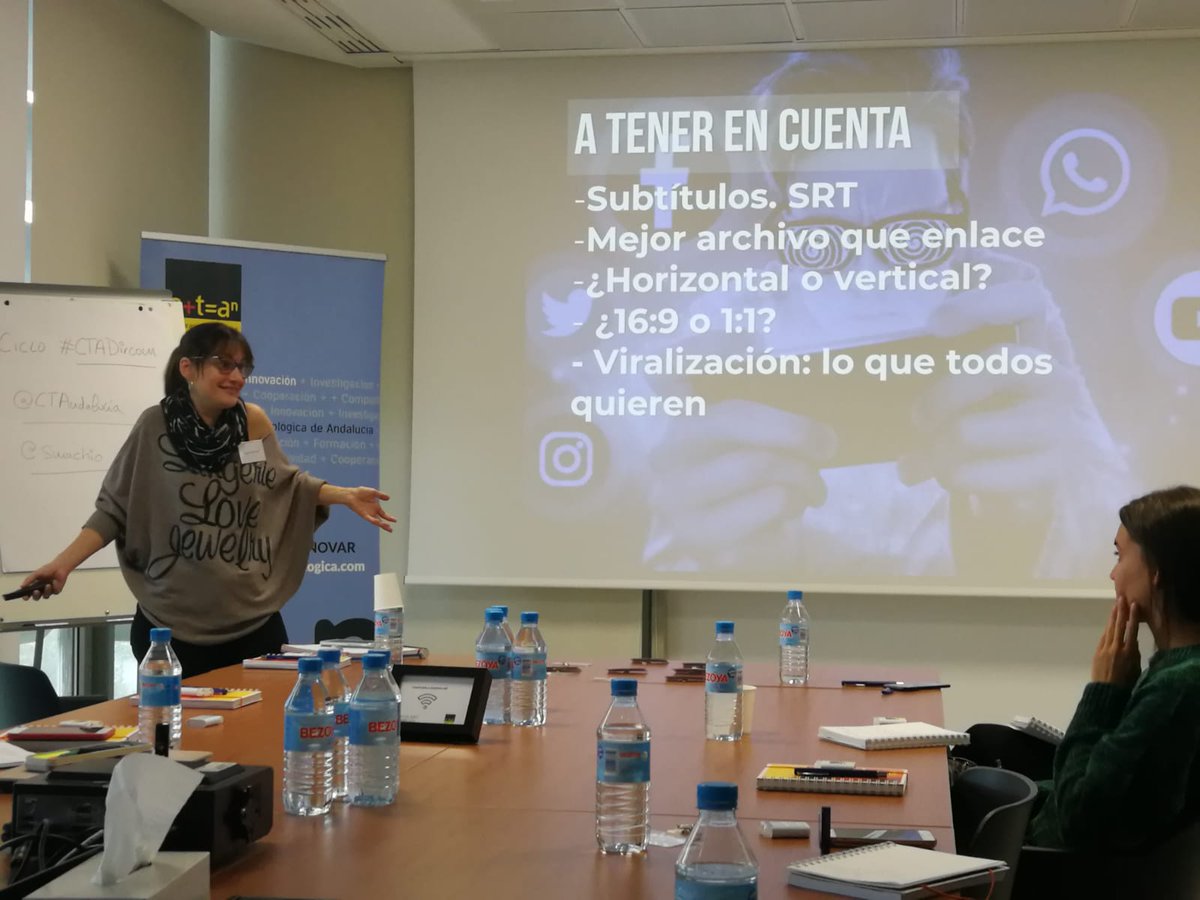 beacolado's tweet photo. Cómo hacer un #vídeoviral? 🤔
No hay fórmula mágica, pero hoy, en #CTAdircom, la gran @smachio nos da varias claves estratégicas para grabar, editar y compartir en #RRSS buenas #videonoticias
#Comunicación #comunicacióncorporativa #mkoline #MOJO #MarketingDigital https://t.co/BcuRTC8eIy