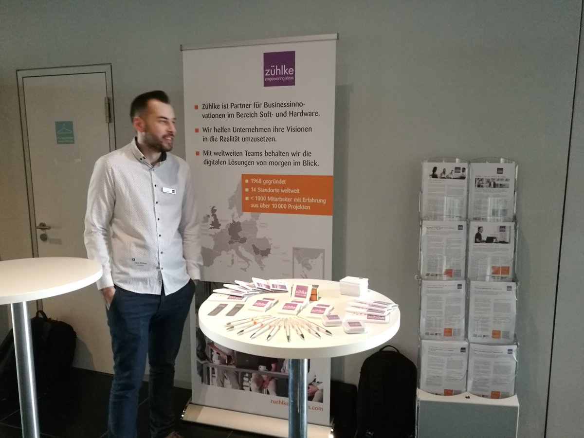 Los geht's auf dem #wud2018 in München mit <a href="/zuehlke_group/">Zühlke Group</a> als Platin-Sponsor 
<a href="/studiodelatorre/">Rubén de la Torre</a> <a href="/develUXiness/">Jan Eckhoff 💉⁵ — 🐘: @janeckhoff@chaos.social</a> @m3mitsuppe <a href="/Freemoser/">Cem Freimoser</a>