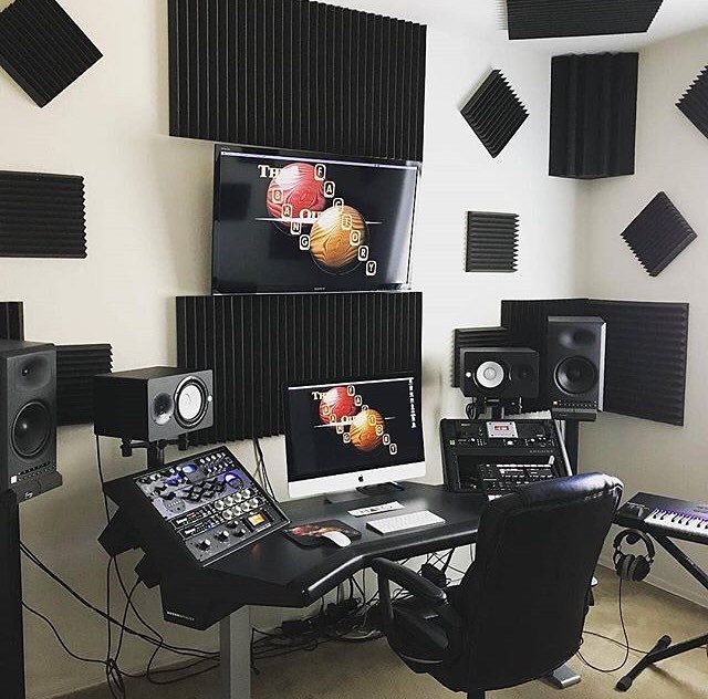 AProducerLife's tweet image. FEEDBACK NEEDED: what kind of content do you want to see on this page? Short to the point tutorials, studio pictures, beat videos? Me, naked? Something else entirely? Let me know please! I took a break from IG and this account for awhile, but want to bri… ift.tt/2qIfSex