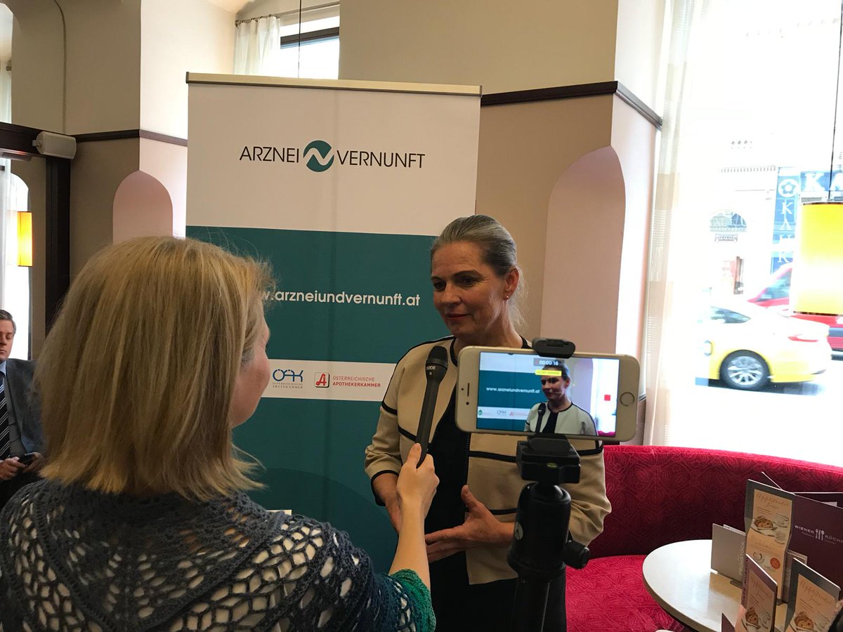 pharmatribune1's tweet photo. Heute wurde die neue Leitlinie Arznei und Vernunft https://t.co/LK9bpRNPdk zum Thema Antiinfektiva vorgestellt. Interviews mit den wichtigsten Stakeholdern u.a. mit Apothekerkammerpräsidentin Dr. Ulrike Mursch-Edlmayr gibt es demnächst online auf https://t.co/kciRmIkkYM https://t.co/4gPXI04XOy
