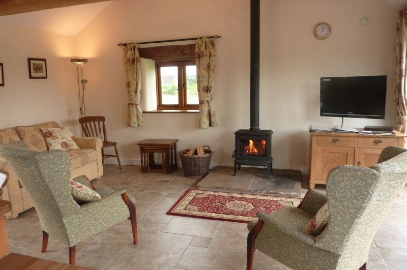 WeAcceptPets's tweet photo. A beautifully converted barn overlooking a fishing lake, The Wain House is ideal for families or friends planning a rural break.
Accepts Dogs & Small Pets 🐶🐱
https://t.co/sGlkjqFxOX
#PetFriendlyHolidayCottage #ThreeAshes #Herefordshire #Rural #Fishing #SelfCatering #FamilyFun https://t.co/f7zQICaKPh