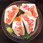 美味しそう!高円寺のお店にある、イチゴのフルーツサンドです!