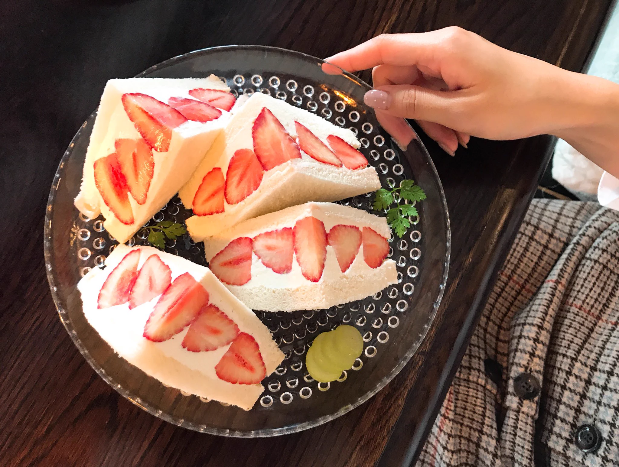 美味しそう！高円寺のお店にある、イチゴのフルーツサンドです！