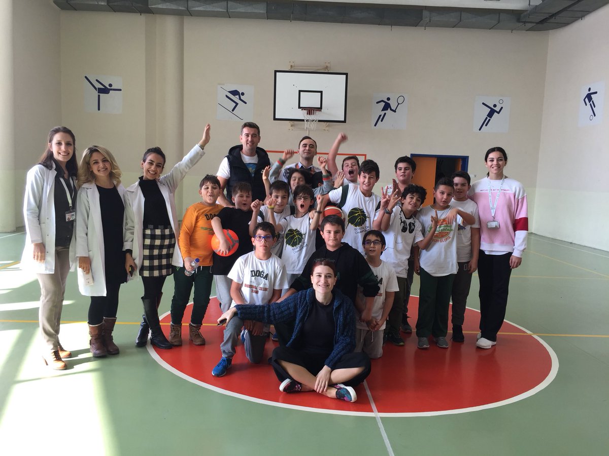 Enesavu69090527's tweet photo. Hamitler 🏀Doğa 🏀Sınıflararası Basketbol 🏀turnuvamız 🏀tüm heyecanıyla 🏀devam 🏀ediyor.🏀 @AliRizaLule @AltunbayAdnan @tdagal @GuldemG @SuniyeK @Fatihy26 @RaufAkan @aslhanbarc @DogaAcademy https://t.co/auyGidJd8I