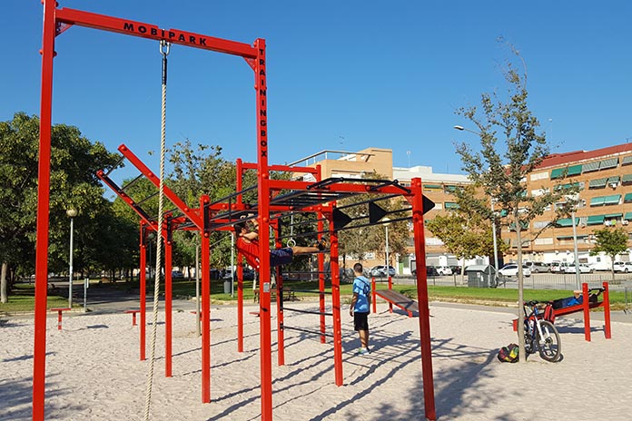 DisenoCiudad's tweet photo. #Equipamiento #deportivo #Trainingbox @Mobiparksl práctica de Street Workout y Calistenia al aire libre. Se puede instalar sobre pavimento de caucho, césped o arena. Es ideal para espacios verdes, parques y playas.
https://t.co/3ro0Asibsj https://t.co/vbVSo2oPVi