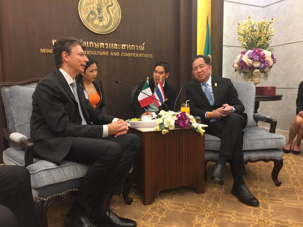 ItalyinThailand's tweet photo. Amb. Galanti met with the Minister of Agriculture and Cooperatives of Thailand, H.E. Grisada Boonrach. Excellent exchange on meat, apples, rubber and other topics, achieving great progress! 🇮🇹🇹🇭 @ITABangkok https://t.co/gsTqr1OJ7e
