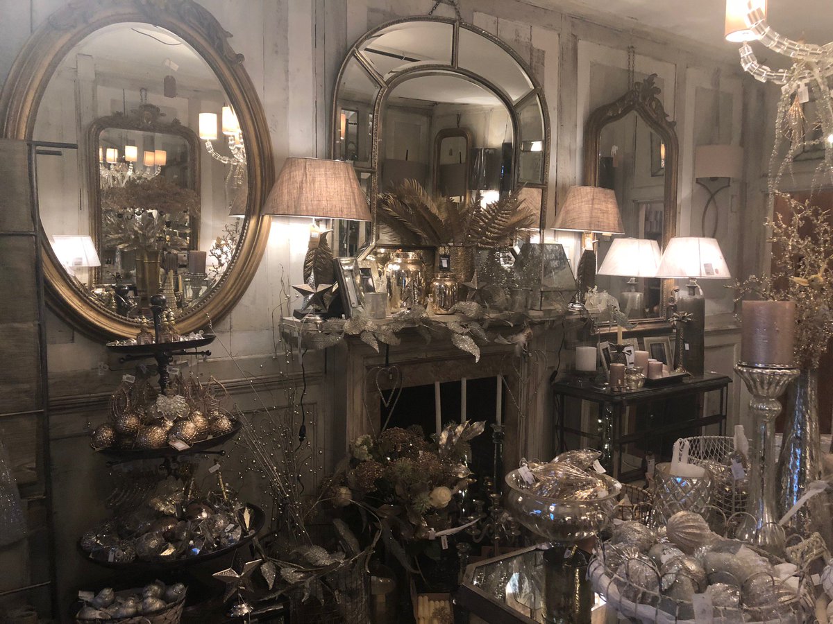 theoddchairco's tweet photo. We met the lovely team at @SuChasesDesign Interiors in Amersham yesterday who have the the most amazing Christmas decorations you’ll need to deck the halls with! Spread over 3 floors, and so much to choose from. Good to see you Su! #Christmasiscoming #beautiful #interiors https://t.co/ZW23gLj9ls