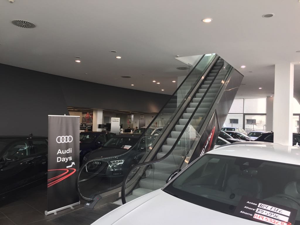 AudiCenterPalma's tweet image. Ya empezaron los #AudiDays en #AudiCenterPalma, disfruta de 40 unidades a precios increíbles 🔥🚗⚡
¿Aún no has reservado tu cita? Entra en este enlace y solicítala: audidays.es/AudiCenterPalma.¡Te esperamos desde hoy al 10 de noviembre!