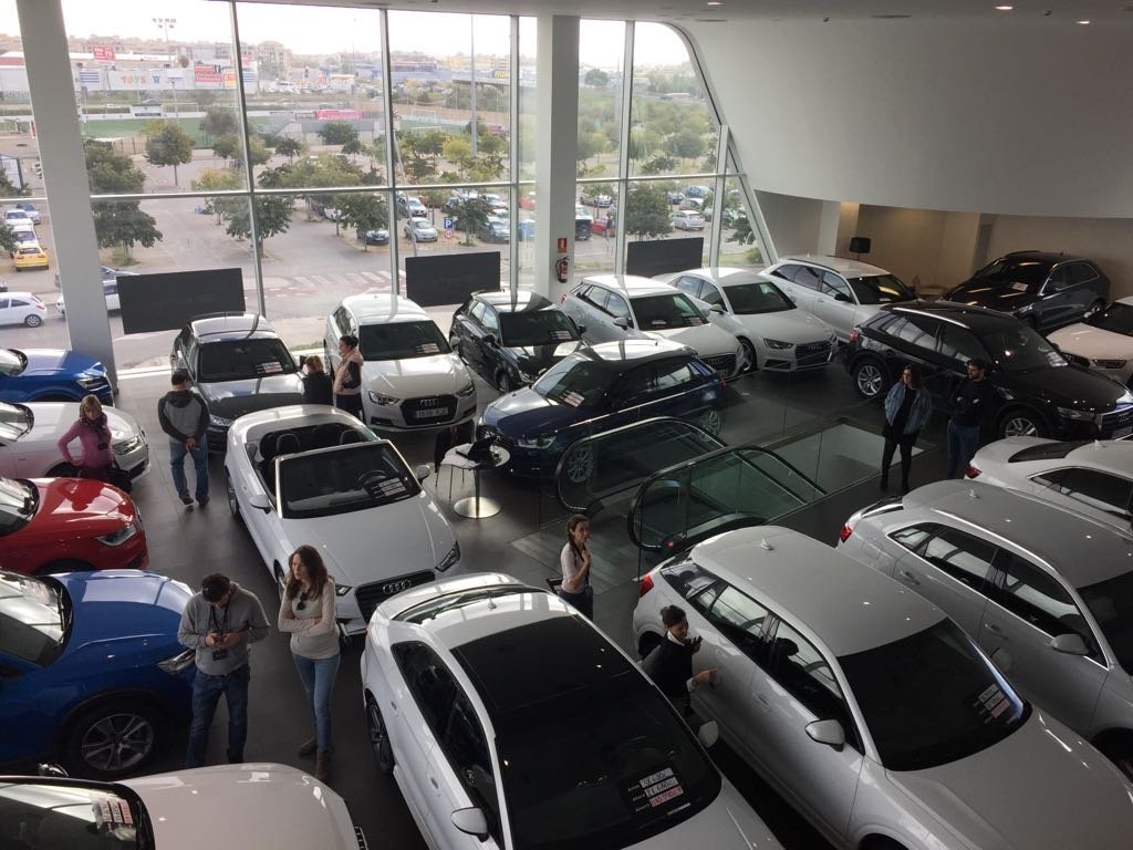 AudiCenterPalma's tweet image. Ya empezaron los #AudiDays en #AudiCenterPalma, disfruta de 40 unidades a precios increíbles 🔥🚗⚡
¿Aún no has reservado tu cita? Entra en este enlace y solicítala: audidays.es/AudiCenterPalma.¡Te esperamos desde hoy al 10 de noviembre!