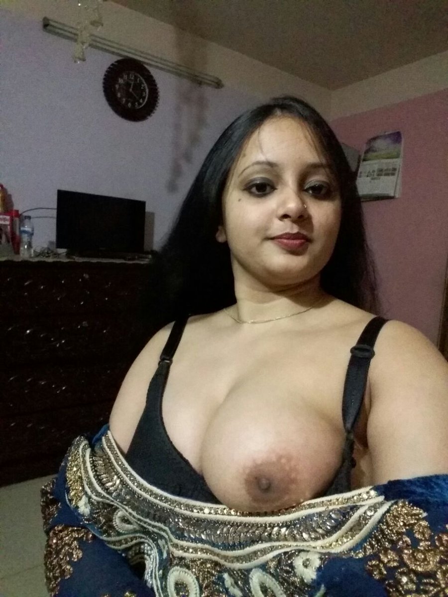 SunilKY22013303's tweet photo. My dear wife https://t.co/fOQIoR9wGX