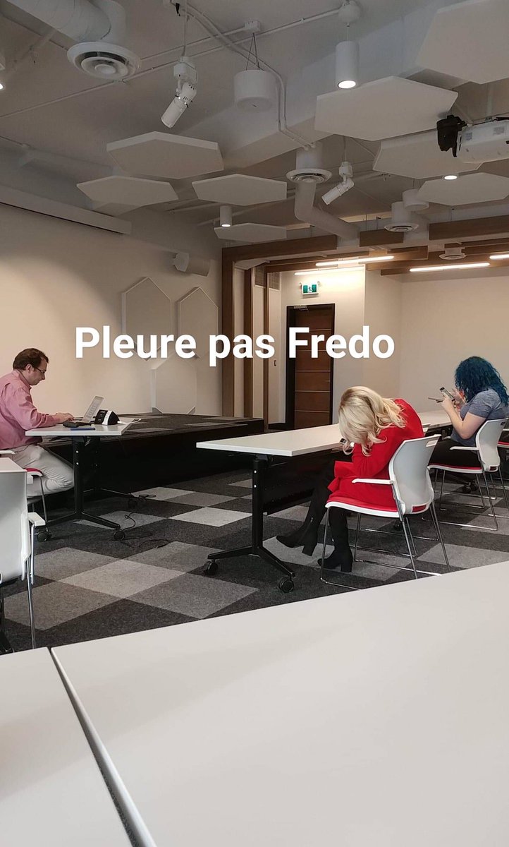 fredgrenier12's tweet image. Merci @pat_tibo de t’être soucié de moi lundi avant la conférence de Nic ... je ne pleurait pas je tweetais. Par contre, avoir su ce qui m’attendait avec le développement d’app mobile sur #xcode en #swift, j’aurais effectivement dû brailler comme une madeleine. 😂🤓 #codeboxx