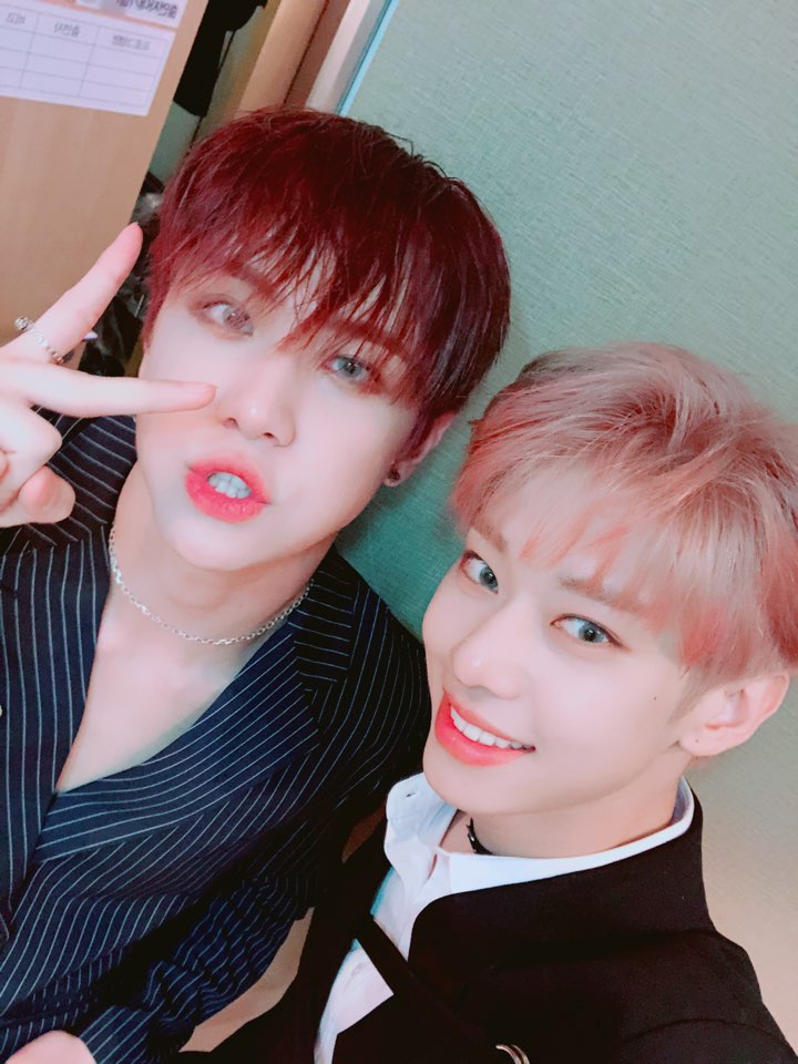 bnmboysofficial's tweet photo. [#MXM/#김동현] 오늘 엠카 첫방 다들 보셨나요!!!!
간만에 우리 팬분들도 보고 동한이도 봐서 너무 행복했어요!!!
남은 활동도 멋진 모습 많이 보여드릴게요!!!!엠엑셈 화이팅 김동하니 화이팅!!🤡👋 https://t.co/I9rA4ICdAd