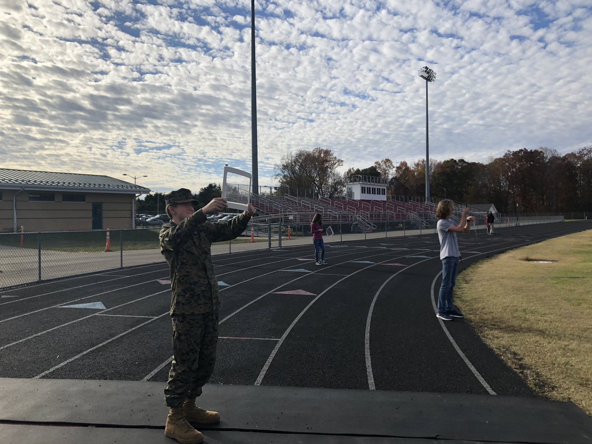 MsMayesTDHS's tweet photo. For some added practice Digital photography used rule of thirds templates to compose a photograph before pulling out their camera to photograph. #planningisimportant #ghsbulldogs https://t.co/roUyLCp0fd