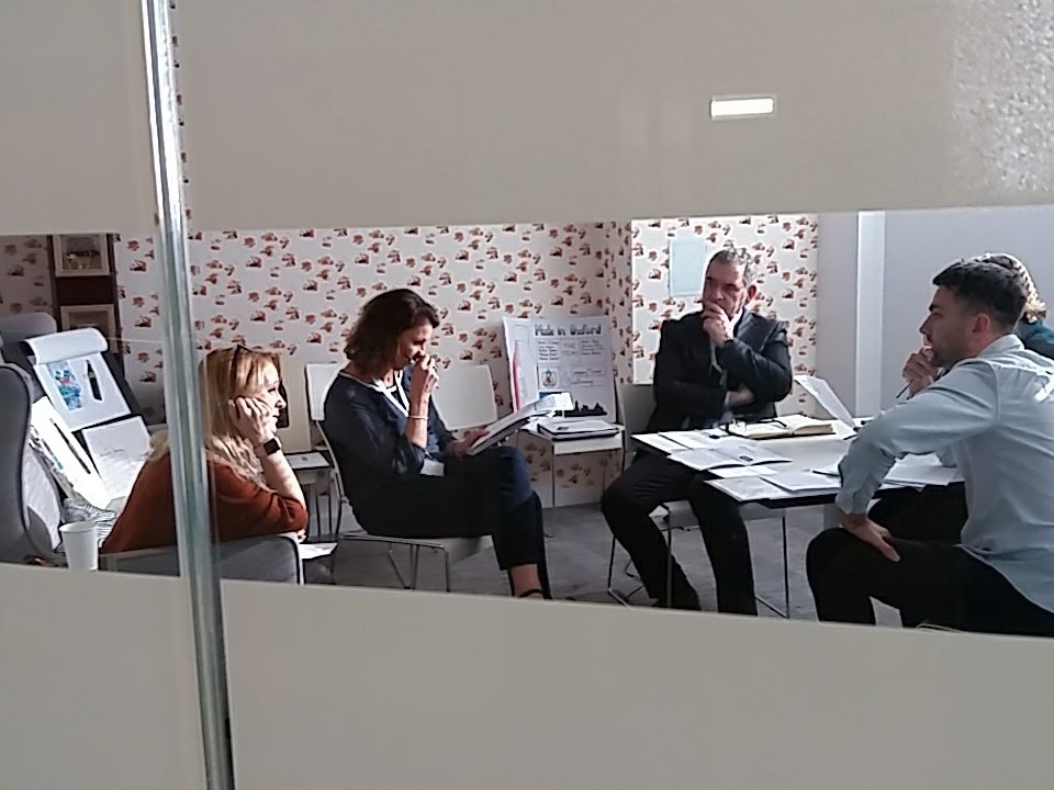 AheadP_ship's tweet photo. ITS TENSE !!
.... 30 minutes later &amp; our @LandsecGroup @WestgateOxford judges are still deliberating. Who will be crowned winner of 2018 Made In Oxford?  @Cheney_School @StGregsOxford @TheOxfordAcad @OxfordSpiresAc ... #made4good #design #oxford #singleuse #oceanplastic https://t.co/0Lgq1Gijxc