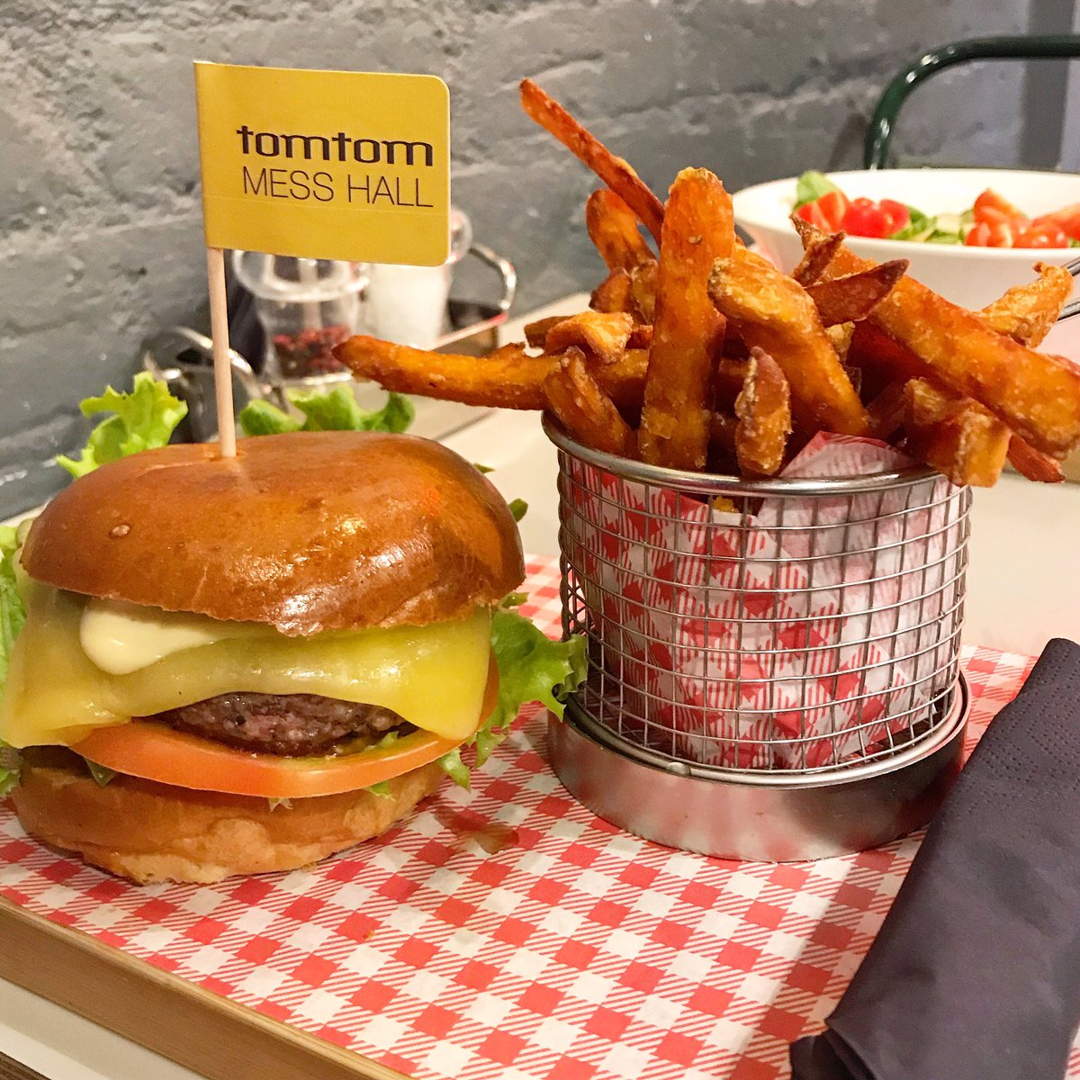 Tomtom Mess Hall tweet media