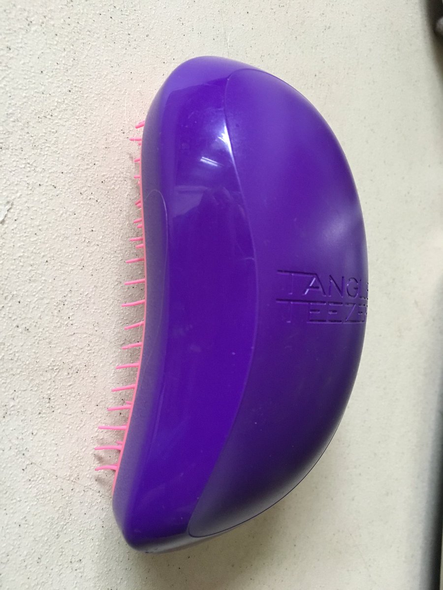 hot_bennett's tweet photo. @tangleteezer Hi this may be available already however have you thought of having a little trapdoor in the back of your tangle teaser to keep hair bobbles. We are forever losing them! https://t.co/ghb5wbxrfR