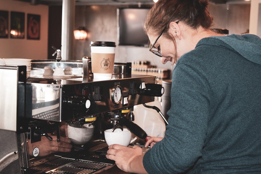 SmTownCoffee's tweet photo. TODAY! // @windmillbrewing starts slinging coffee. Stop by, try a latte with our Shiftwork Espresso, and say Hi to our new friend Kate // 2121 Gettler St. Dyer // 6:30am-3pm
.
.
.
#espresso #newcafe #softopening #beerandcoffee #brew #craft #windmillbrewing #smalltowncoffeeco https://t.co/UZ8SXQSDYa