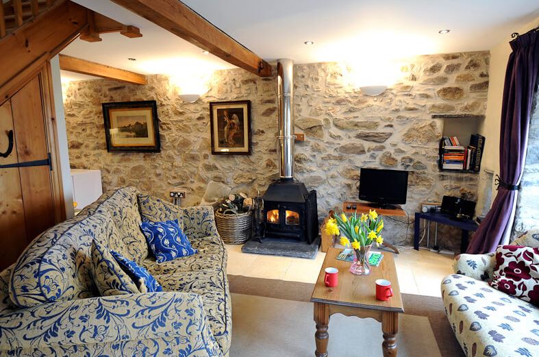 TheHolidayCots's tweet photo. Asheston Eco Barns offer beautiful #holidaycottages in the unspoilt heart of #Pembrokeshire. There are still autumn dates available, get in touch with the owner to book!

🛏️ Sleeps 1-29
https://t.co/XbX5VqvPNL

#VisitPembs #EcoBarn #VisitWales #Staycation #BeautifulHomes https://t.co/hPOFlzdalX