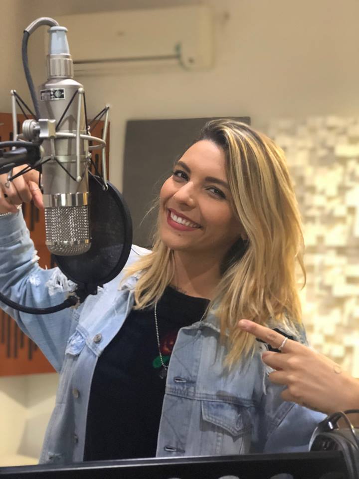 LEDEVAOFFICIAL's tweet photo. Ultimamente stiamo sempre più spesso in studio di registrazione! 🎤
Chissà come mai?…🤔😜
.
#LeDeva #LeDeva4 https://t.co/68p3nRDNfC