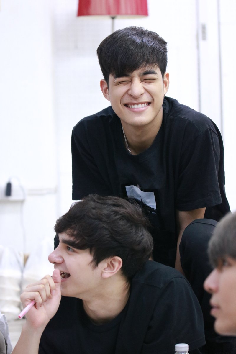 WhatTheDuckTMSC's tweet photo. ลงเรือผีกันมั้ยพวกเรา ใครไม่ลงแอดมินอาสาลงเรือ #โอ๊ตแรมโบ้ เอง! #whattheduckthemusical https://t.co/Twtax4OjD9