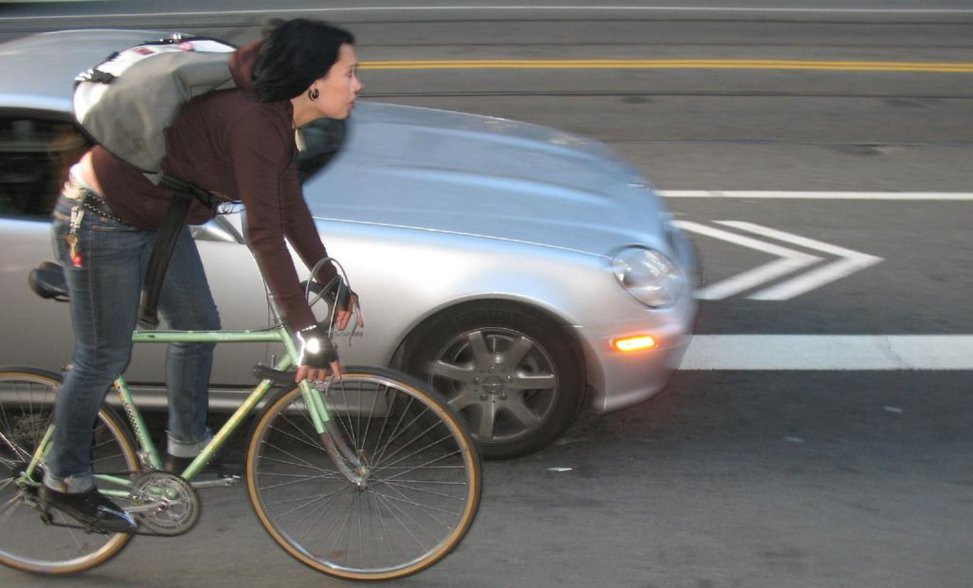 Segons un estudi a l'hora de conduir, els ciclistes 🚴 tenen molta més precaució a la carretera. Ja que el ciclisme ens entrena per estar més alerta davant els perills mentre circulem😉.
Llegiu l'article ➡️bit.ly/2JCmUdn
#bicinity #bicilògica #sabadell #sostenibilitat