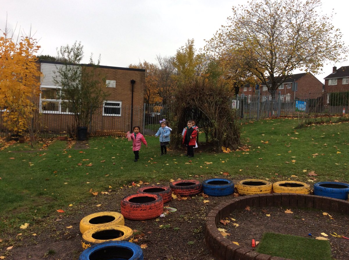 Springwood_Prm's tweet photo. #springcardiff followed the map to find the gingerbread man! #springgeog https://t.co/UlMRmEA7qr