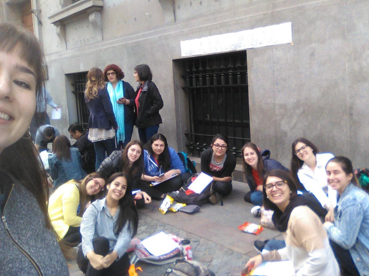 Vicky0333's tweet photo. Nos querían enterrar....
#NoALaUniCABA #NoALaCoexistencia
#clasespublicas https://t.co/pgorOloDDJ