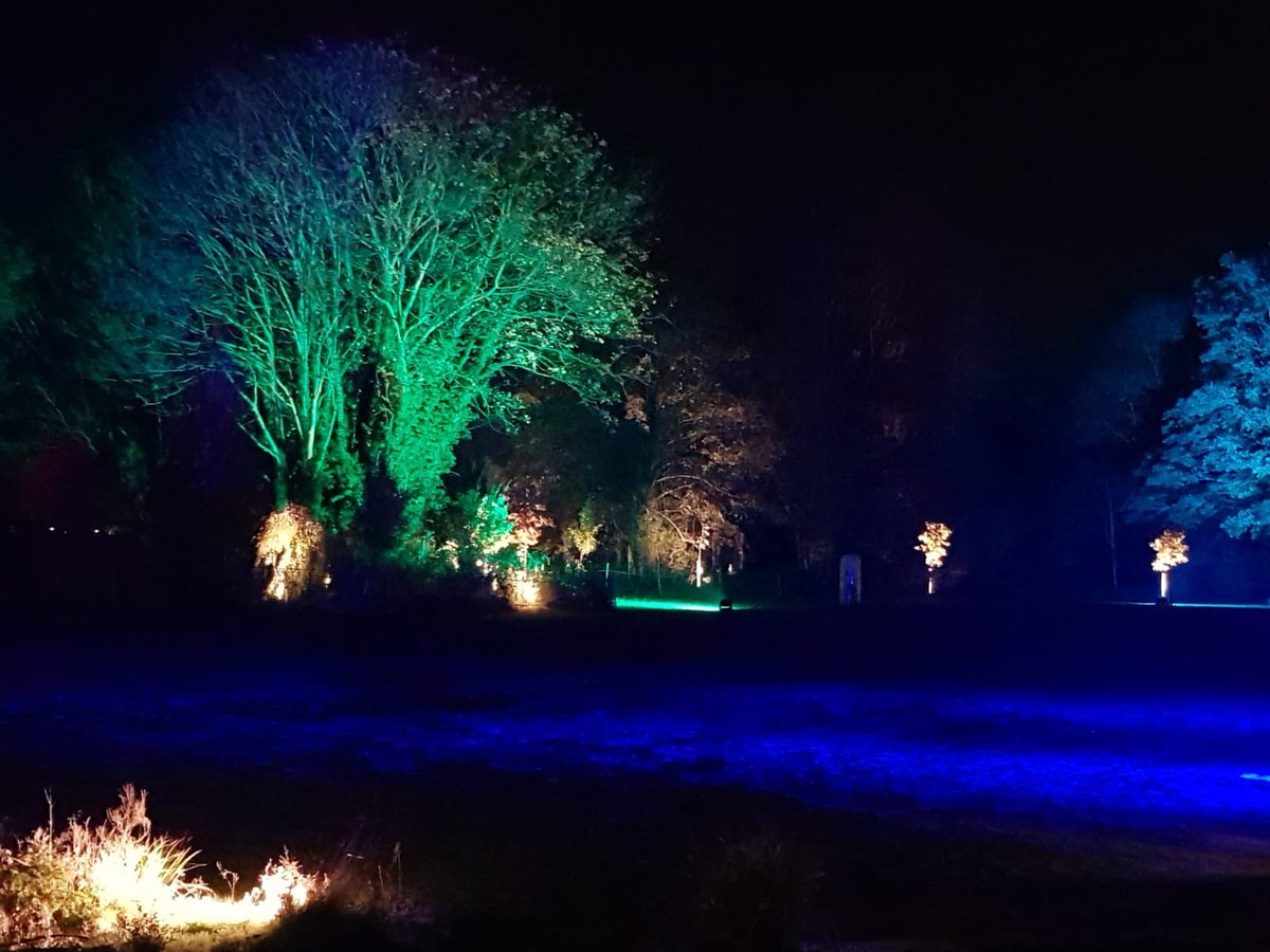 Another stunning event at @HelenAmberLakes last week. Such a pleasure to work on this incredible site with such a lovely team. Thanks!