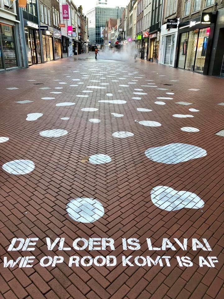 Eindhoven de gekste! Haha gewoon midden in het centrum #devloerislava
