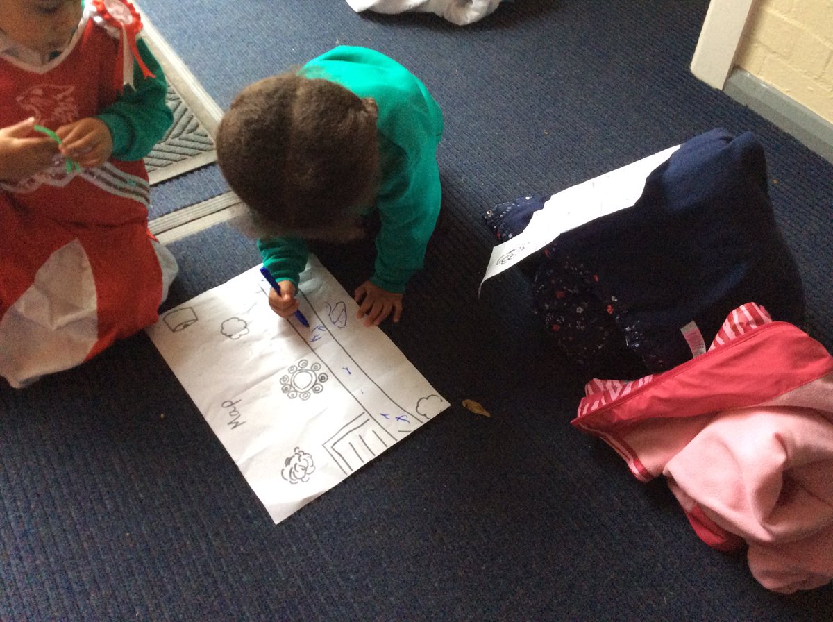 Springwood_Prm's tweet photo. #springcardiff then drew their own arrows onto maps to show where the gingerbread man was hiding!#springgeog https://t.co/2BWqQZqCqd