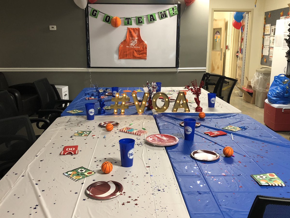 ginamarie0216's tweet photo. #VOA2018, Day 4 of PHILLY PHEVER here at 4106 winding down to the home Court. You canβt miss with 4106!!! https://t.co/rTOmDV8AL2