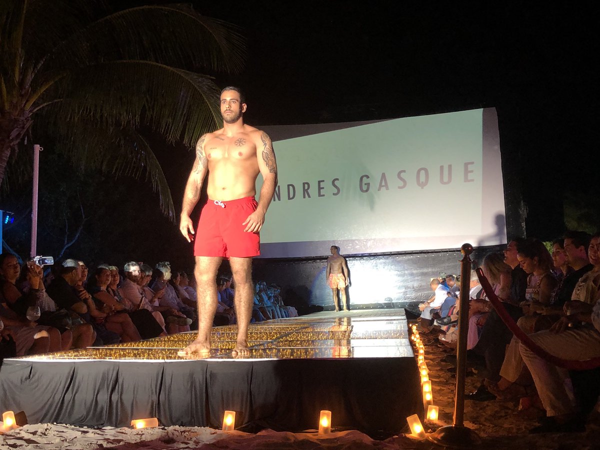 sharazan77's tweet photo. Algunos diseños de Andres Gasque @ANDRESGASQUE en #MéxicofashionSHOW #MFS2018 @TresRiosResort https://t.co/d19Ty14QIb