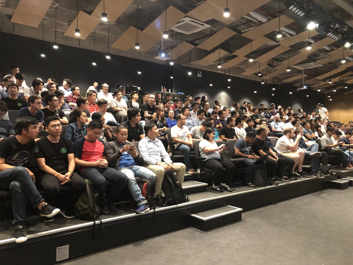 symfony_live's tweet image. « What’s new in #Symfony4 » by @fabpot is on! You can see the conference live here: facebook.com/nfq.asia/video…