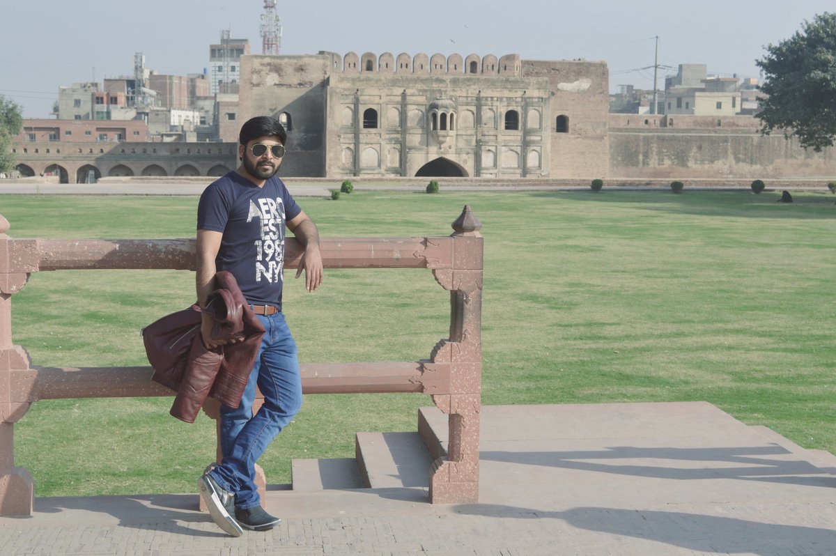 Tanu_Hunter's tweet photo. #Shahi_Qila_Lahore  🏰 https://t.co/xzCWj9GmtB