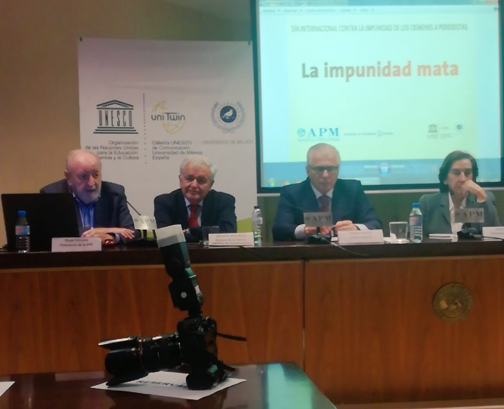 UnescoUMA's tweet photo. #EndImpunity | @CarcedoDiego (@apeuropeos) entiende que hay dos ámbitos de peligro para los periodistas: zona de conflicto y países donde investigan lo que está ocurriendo
#LaVerdadNuncaMuere
#IDEI2018 https://t.co/aNLuT8eZXQ