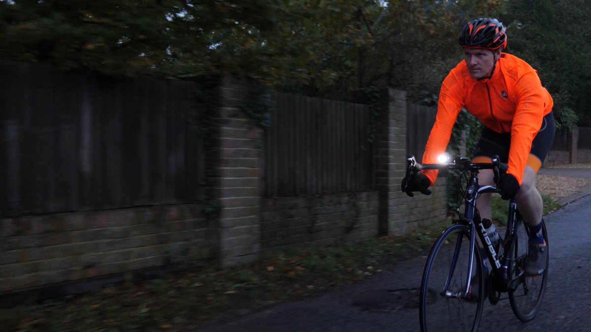 Did you know it was illegal to cycle on a public road after dark without lights and reflectors? 

Stay visible and legal with our free lights worth £27.99 for all new #CyclingUK members. Use TW18KN1 at the checkout: bit.ly/2zyCKAV