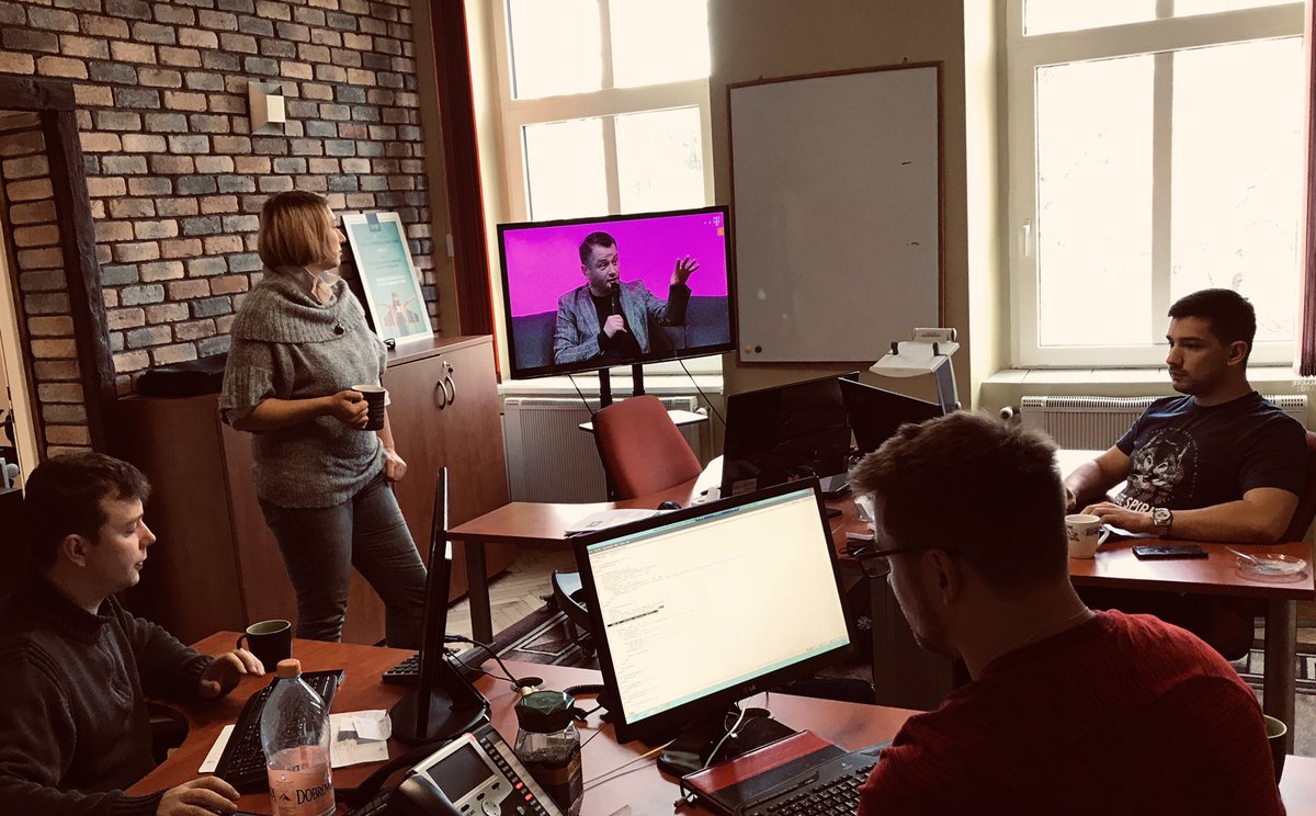 Zorius_pl's tweet photo. Inspirujący #webinar w ramach #akademiaInnowacji. Setki pomysłów od @JaroslawKuzniar @szaffi @szyc_borys @TheMuBaOfficia1 #VirtualDream. Dziękujemy @TMobilePolska za wyzwanie i fantastycznie spędzony czas! https://t.co/ig7fuKptY7