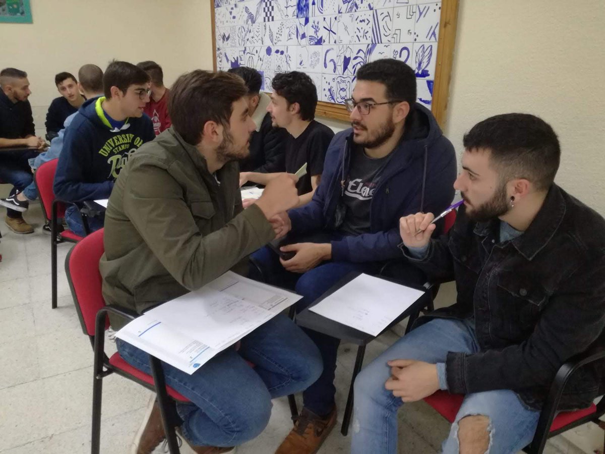 CulEmprendedora's tweet photo. Seguimos con la primera formación al alumnado #expertemprende, hoy en BADAJOZ, con @iesmdcaceres, @IESSANFERNANDO, @iessanjoseba, @iesrocaba, I.E.S. Enrique Díez Canedo, I.E.S. Bachiller Diego Sánchez. @IESVirgenSote , I.E.S. Loestatu-Valverde. ¡Gracias por participar! 👏👏👏 https://t.co/MB4rc5SYw9