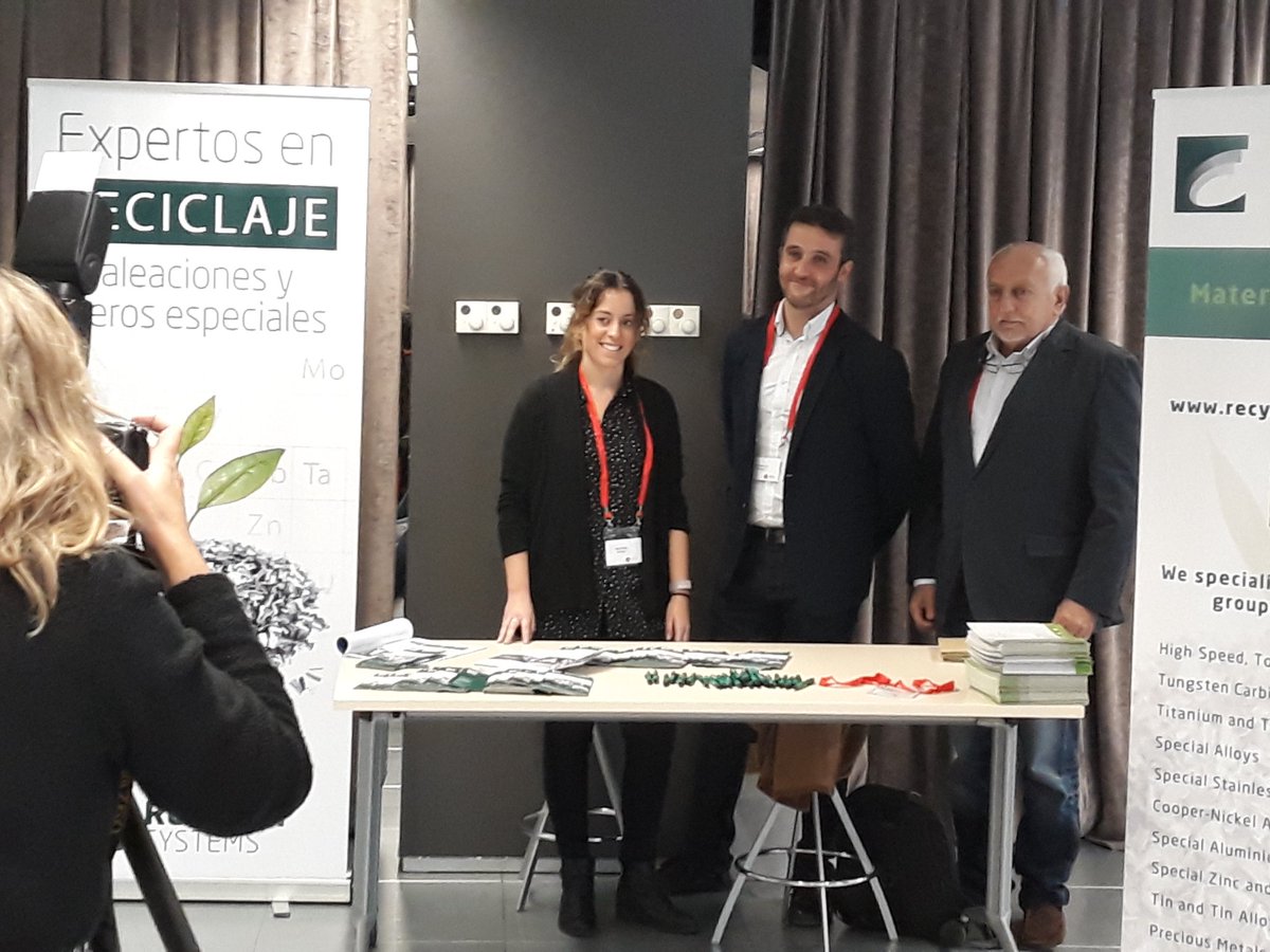 recymet's tweet photo. #5aJornadaNetworking @gremirecupera
Nuestro equipo #Recymet es magnífico.
El nostre equip es extraordinari.
Gracias Alba, Ferran y Joan. https://t.co/Qa6x9HwPsg
