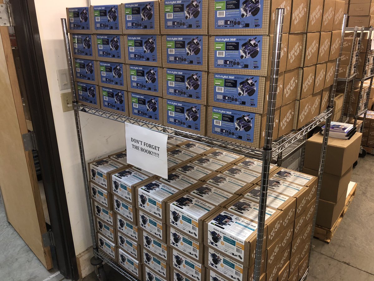 ParallaxKen's tweet photo. Some lucky students will have a class they’ll remember for the rest of their lives. @ParallaxInc https://t.co/TZUQ5h2Vtp