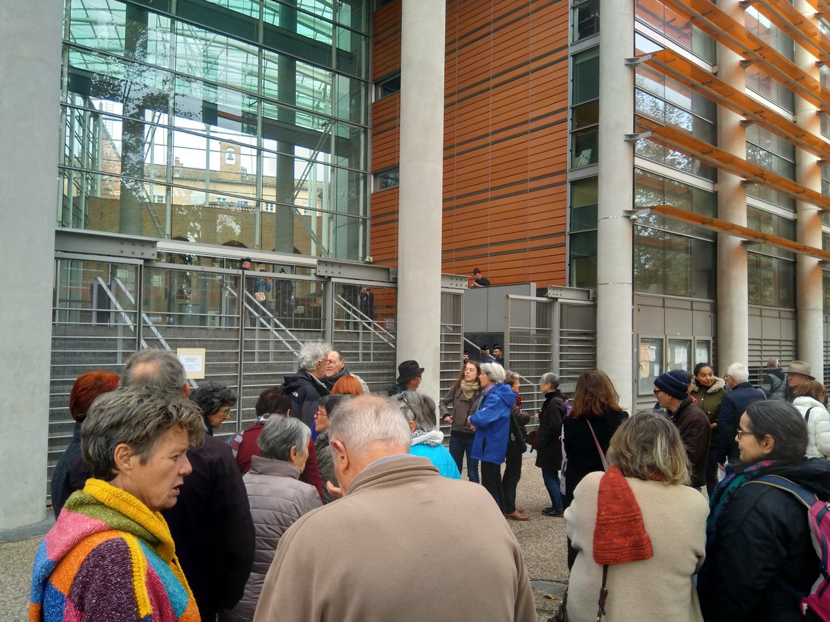 CimadeTLS's tweet photo. Mobilisation à #Toulouse devant le TGI en soutien aux #7deBriancon . La solidarité n'est pas un délit #DélitdeSolidarité @lacimade @CimadeTLS https://t.co/YHQPqKd3Mp