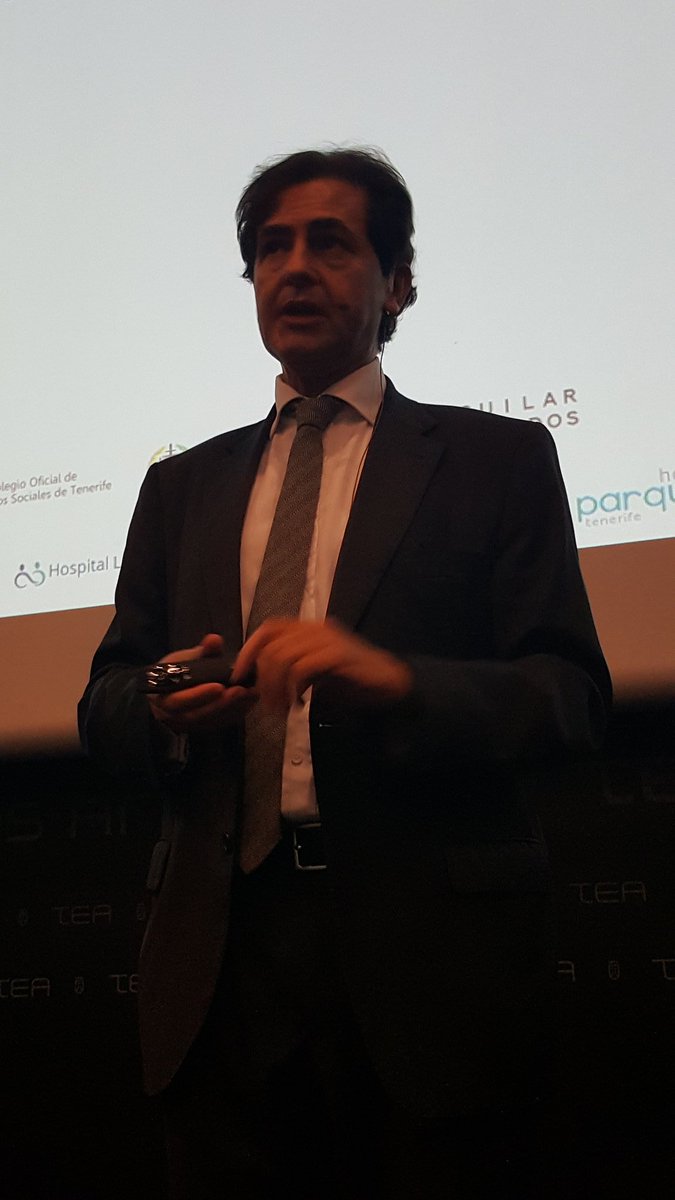 jacarazo's tweet photo. Jose Aguilar: la tecnologia no nos da nuevas capacidades, potencia las que tenemos pero tenemos que ser capaces de adaptarnos al cambio. @lsoluciones @WKRRHH @WKPymes @WKAsesores #forrorrhhcanarias @Fremap_Mutua @adecco_es https://t.co/ZWxFQILJ9k