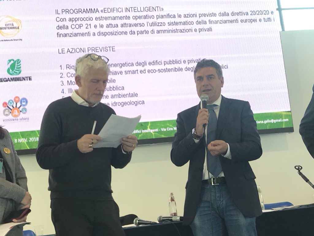 massimo_seri's tweet photo. Oggi ho ritirato da parte di #Legambiente il premio di best practices grazie al progetto Edifici Intelligenti alla Fiera di Rimini #Ecomondo. ED è uno strumento strategico di gestione del territorio funzionale alla rigenerazione urbana e alla sostenibilità ambientale. https://t.co/aPNSeHXia7