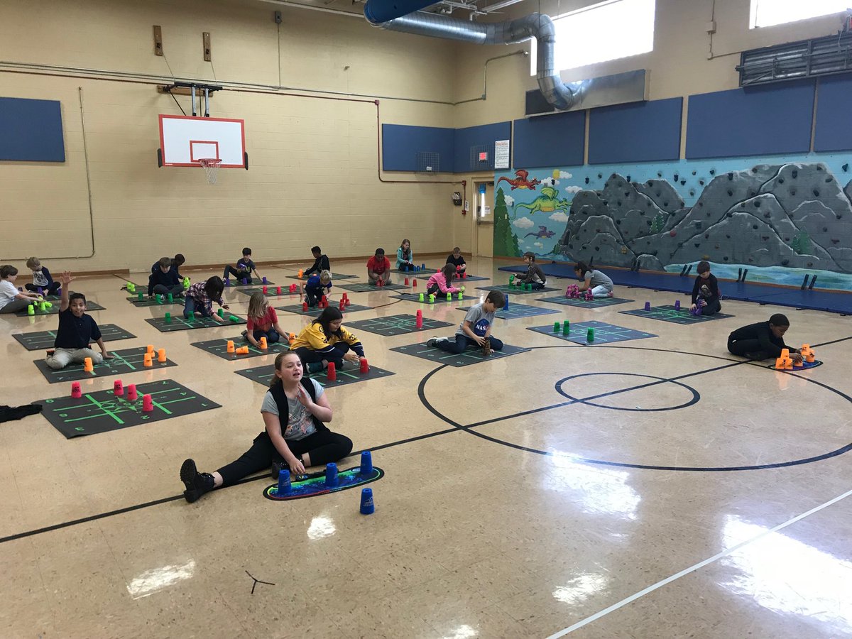 danmillses's tweet photo. ⁦@SpeedStacksInc⁩ ⁦@GWR⁩  Our 4th graders are helping to break the #SportStacking #SpeedStacks world record today! Thanks to our PE teacher Mrs. Williams for organizing this! The kids loved it! #2018STACKUP ⁦@MetroSchools⁩ ⁦@DanMillsPTO⁩ https://t.co/AiT0eLHPtd