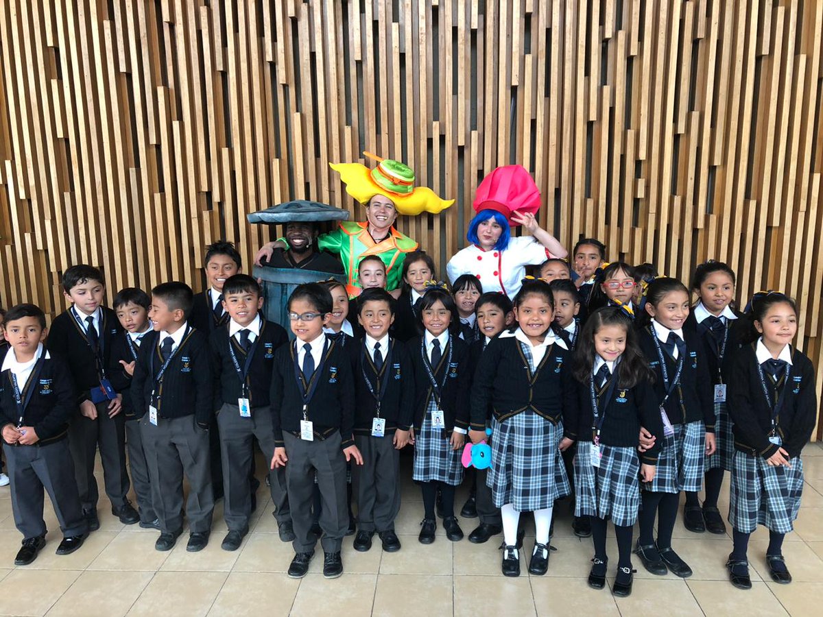 ThePerformers's tweet photo. Another theater house full of friends! Thank you, Toluca, for being a wonderful audience!  🇲🇽️️ 😍

#ThePerformers #EducationalPlays #Mexico https://t.co/clsae3jkaX