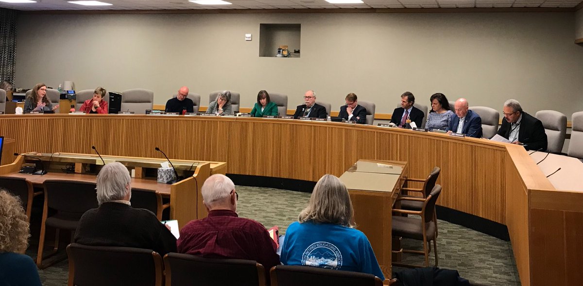 OregonSuccess's tweet image. Discussing what the committee experienced on our statewide tour at the State Capitol this morning.