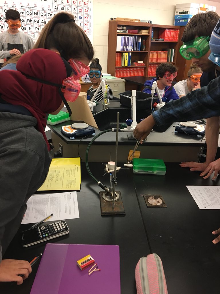 atkinswestchem's tweet image. Started our 4-day chemical reactions lab Tuesday. Students will use their observations to determine products of chemical reactions🔥👨‍🔬👩‍🔬@WSFCS_Science #ExpModelDemo #RealTimeChem #WeDoScienceWell